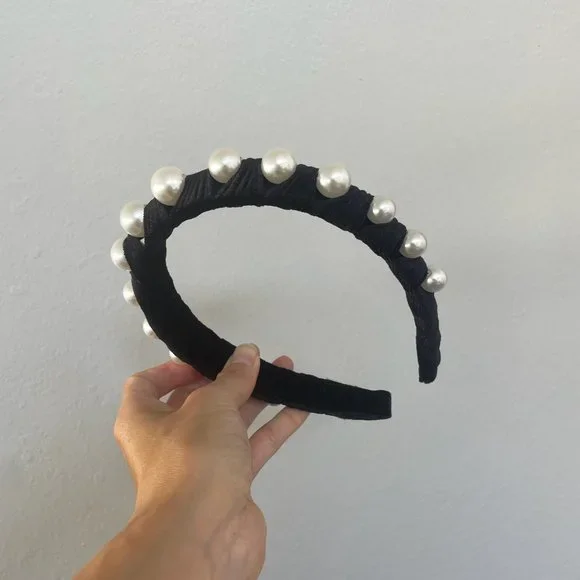 Large Pearl Velvet Headband - Picture 4 of 6
